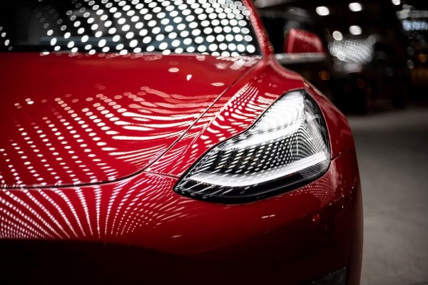 Tesla hisseleri yükselişine başladı