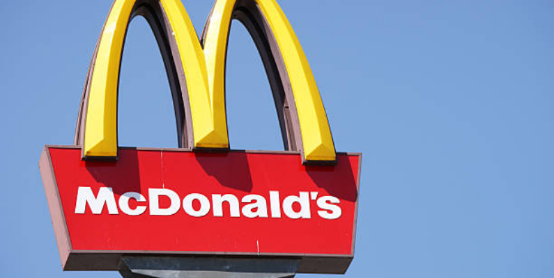 McDonald’s’ın ilk çeyrek raporu iç açıcı değil: Satışlar yüzde 1 geriledi.