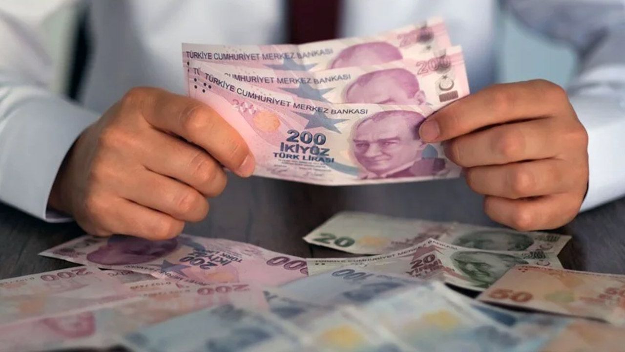 ‘Türk lirası daha da zayıflayacak gibi görünüyor’