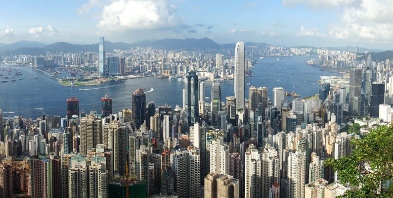 Hong Kong’da ekonomik canlanma: GSYİH büyümesi tahminleri aştı