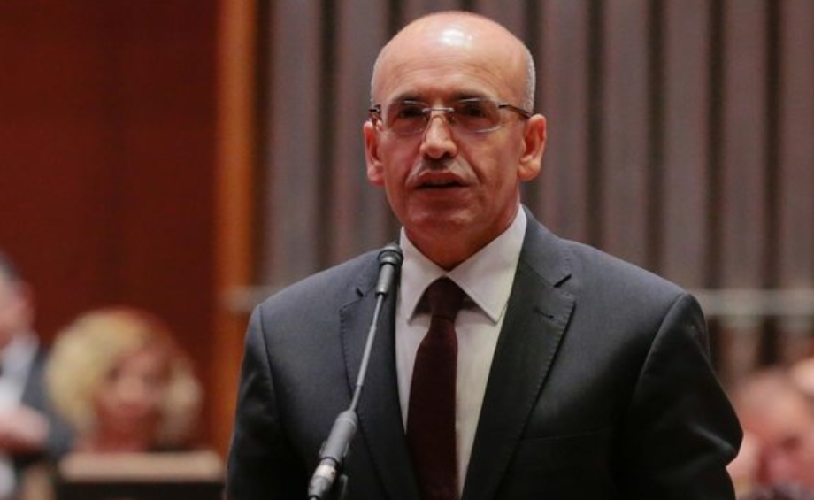 Mehmet Şimşek Londra’ya çantasında sürprizle gitti