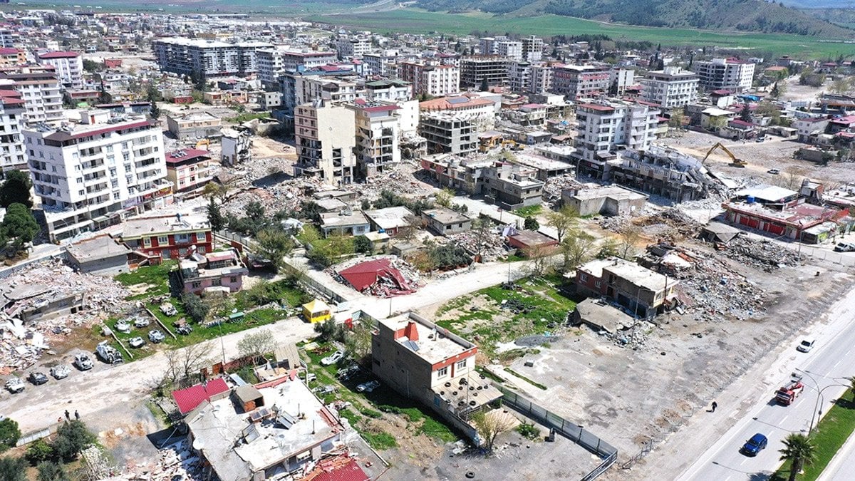 Artan Maliyetler ve Ödenmeyen Evler: Depremzedeler Zor Durumda