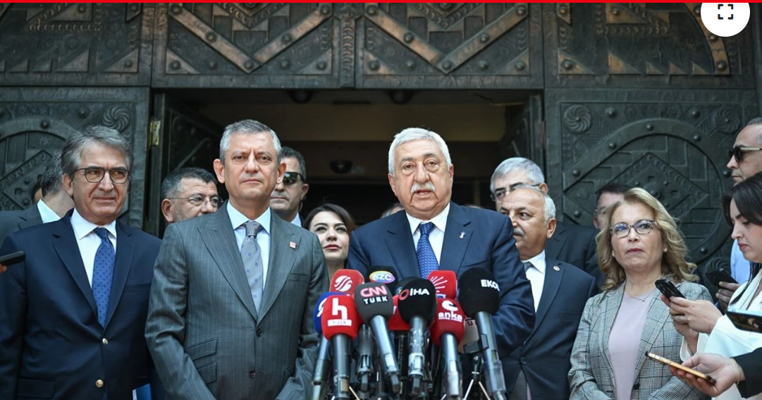 Özgür Özel’den Asgari Ücret ve Esnaf İçin Çağrı: “Ara Zam Gelsin, Elini Havada Bırakmayalım”