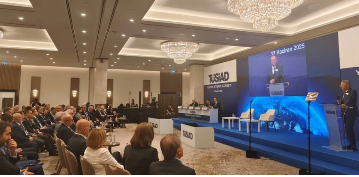 TÜSİAD Kulisi: “40 yıllık sanayiciyim böyle bir dönem görmedim”