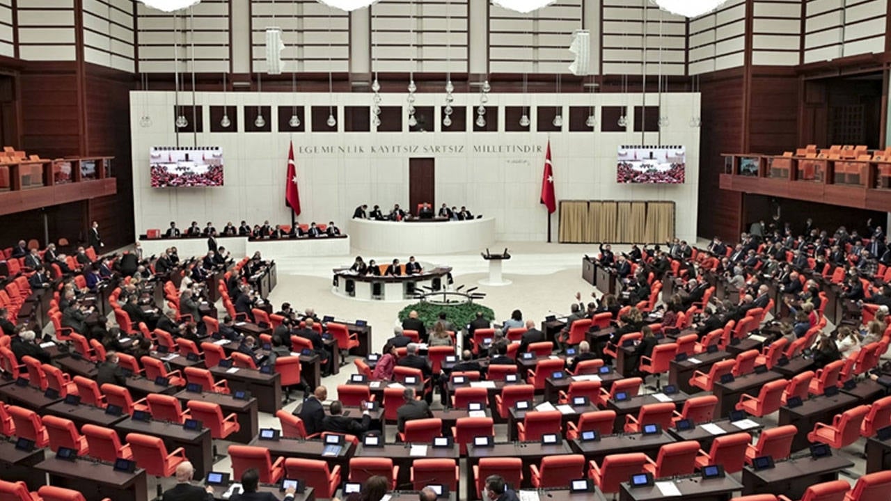 Torba Yasa Kabul Edildi: Emekliye Zam, TSK’ya Yeni Düzenleme