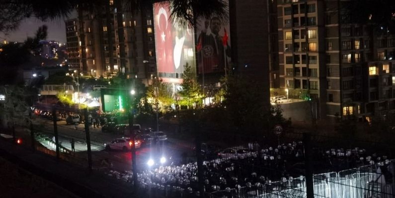 CHP İstanbul İl Başkanlığı Önünde Polis Ablukası